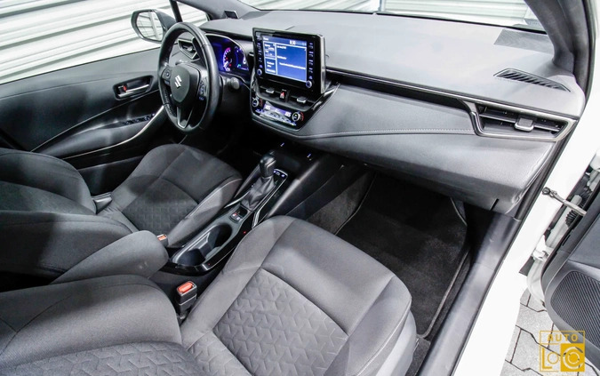 Suzuki Swace cena 93888 przebieg: 57000, rok produkcji 2020 z Ruda Śląska małe 562